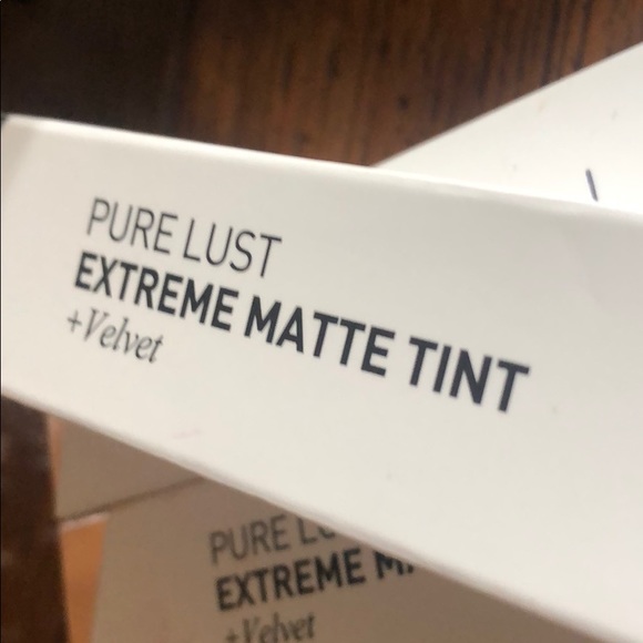 Pure Lust Extreme Matte Tint plus Velvet👄👄 - Picture 2 of 6